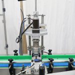 آلة تعبئة البرطمانات بالمنتج الساخن